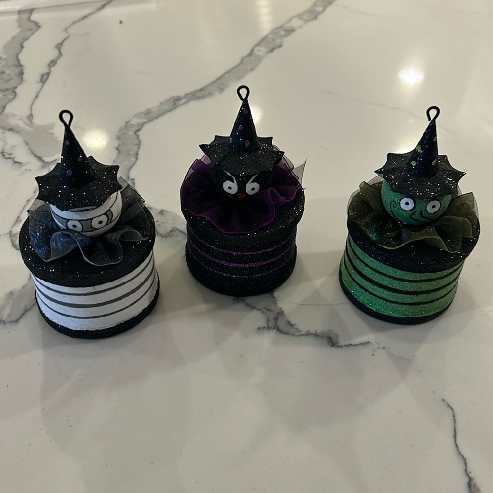 Set of 3 Halloween ornaments/decorations